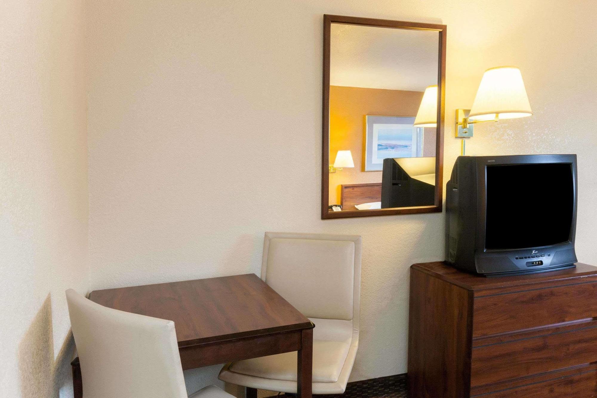 Country Inn & Suites By Radisson, Flagstaff Downtown, Az Екстериор снимка